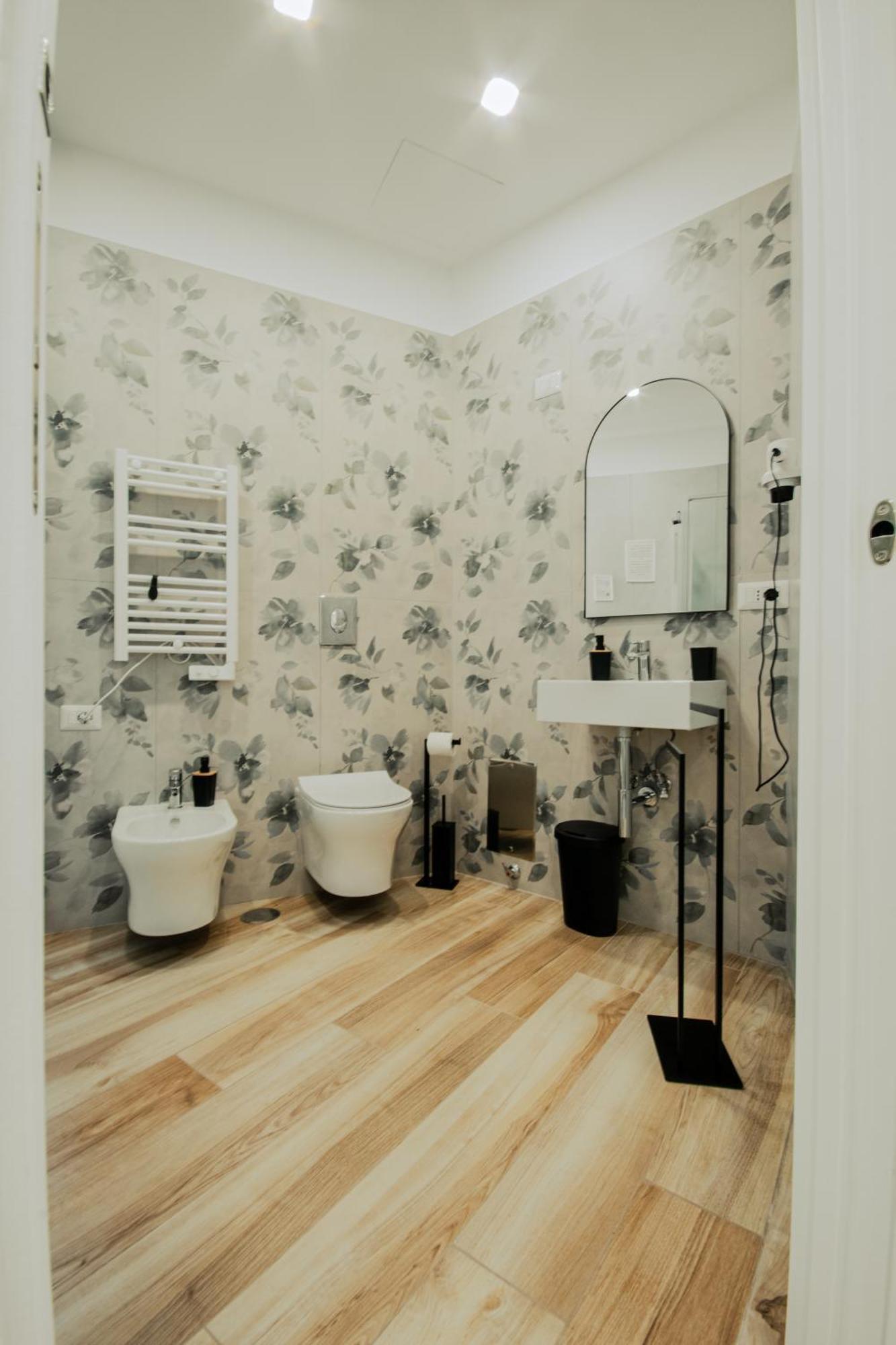 B&B Lara'S Home By I Borbone Naples Exterior photo